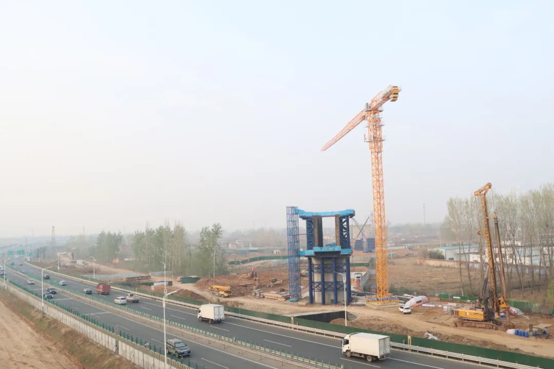 济南东特大桥上跨济广高速连续梁施工