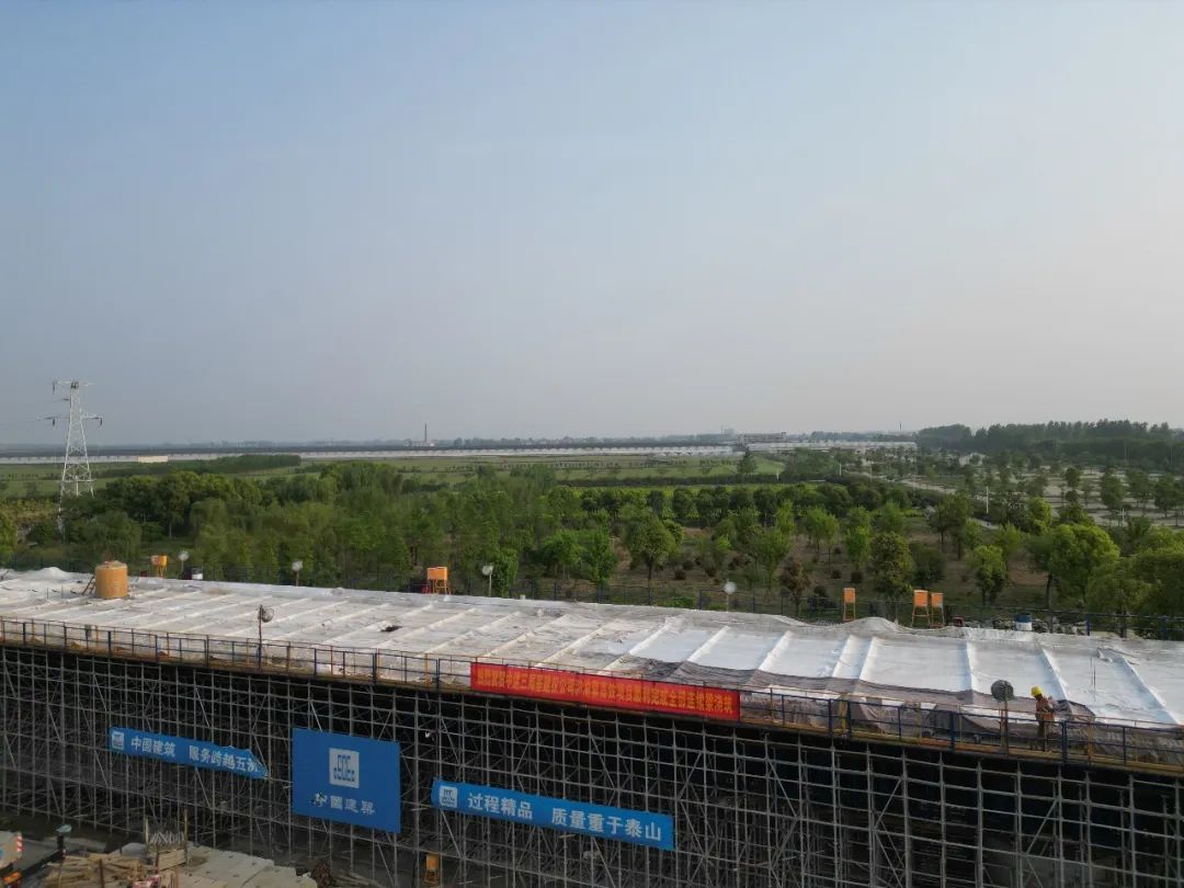 沪渝蓉高铁项目钟祥汉江铁路特大桥连续梁全部混凝土浇筑完成