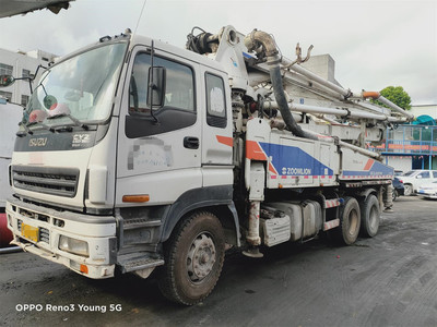 广州2012年底38米中联重科混凝土泵车，五十铃底盘
