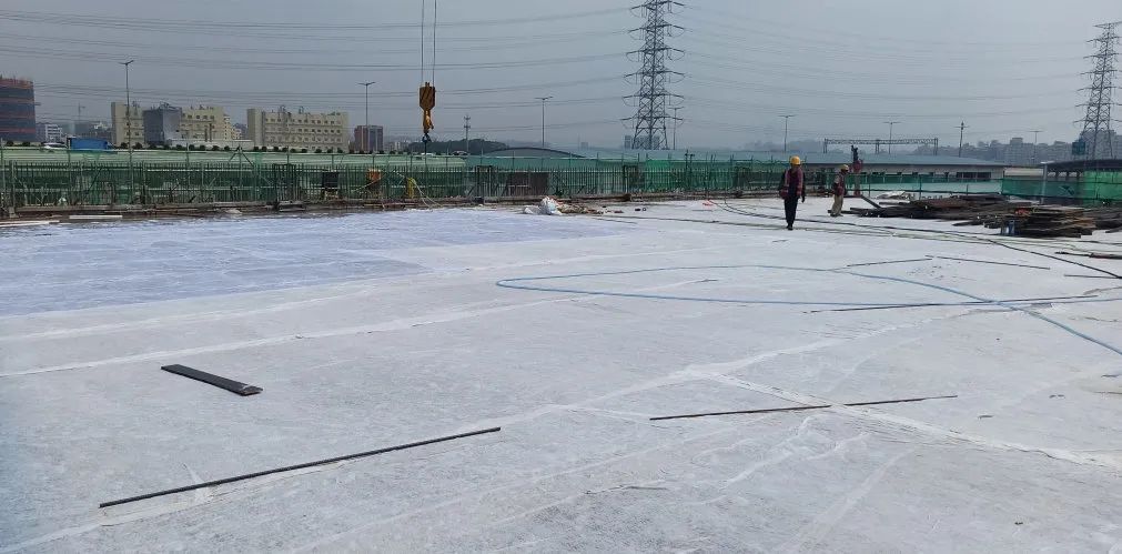 广州市宝安区沙井水质净化厂三期工程生化池上盖第一次砼浇筑完成