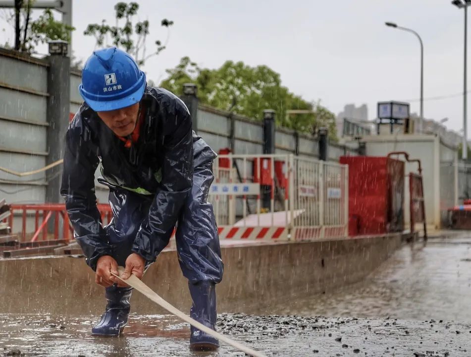 武汉白沙洲“晓月园”地下停车场及绿化公园项目中板砼浇筑全面完成