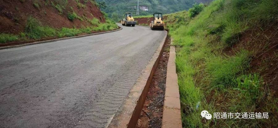 白鹤滩水电站5条复建等级公路建设首次隧道二衬混凝土浇筑完成