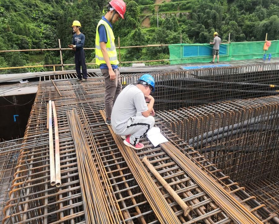 剑榕三标首联（下菜园大桥右幅第二联）现浇箱梁混凝土浇筑成功