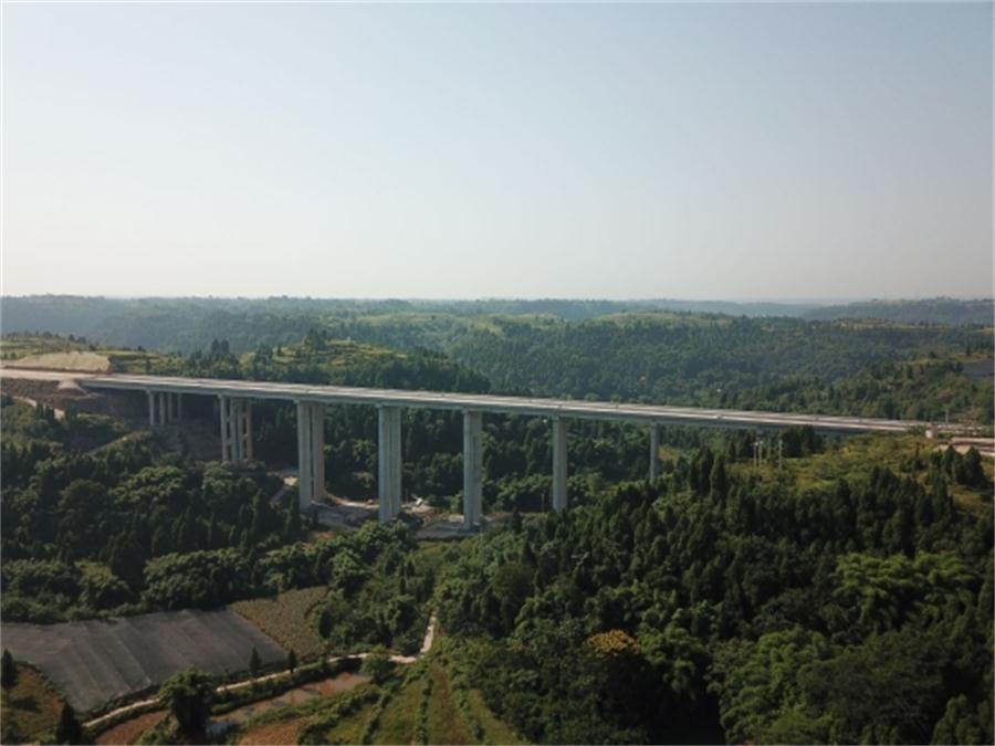 中铁建重庆投资集团：合安高速土建四标红岩大桥混凝土施工全部完工