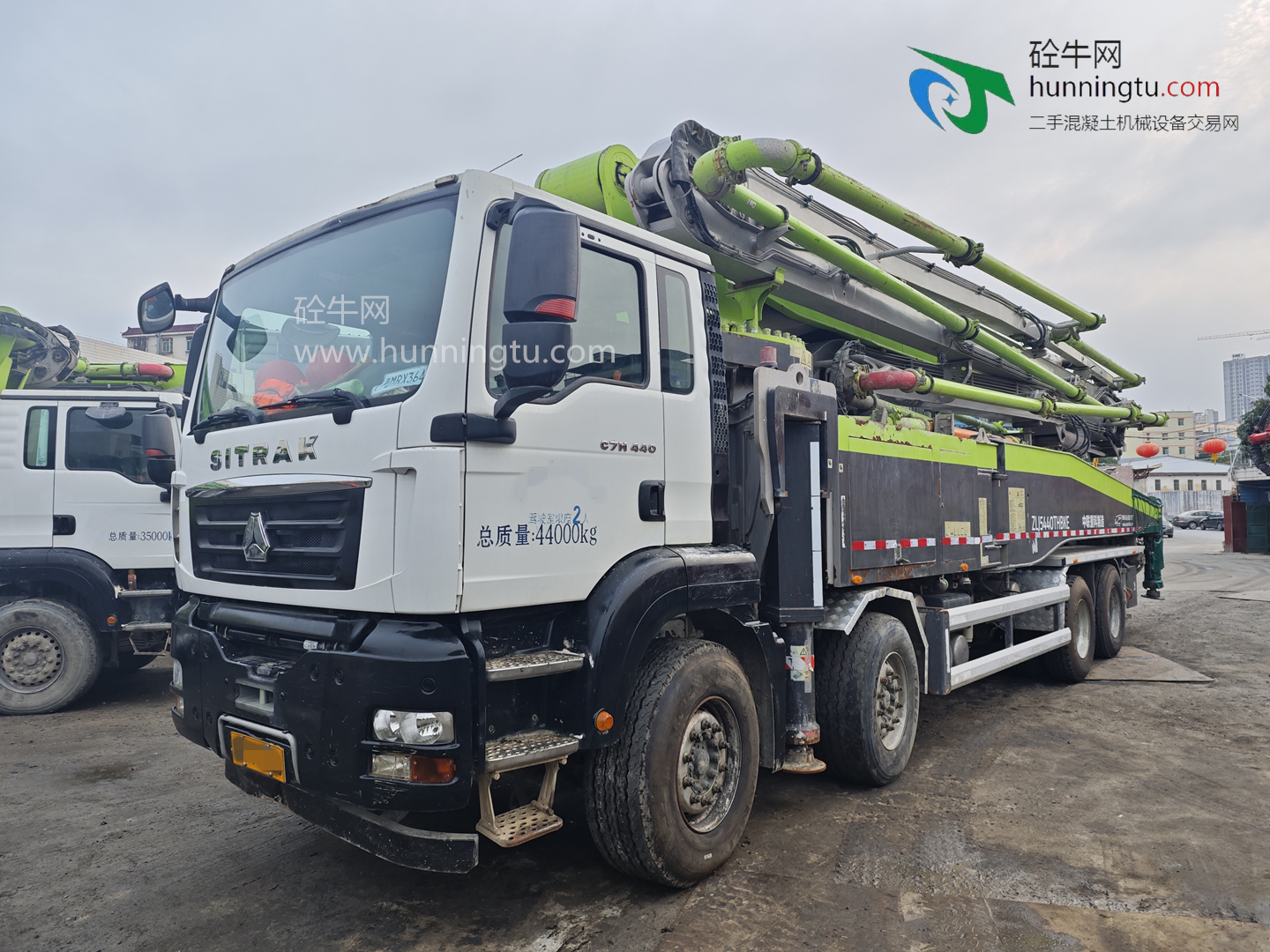 广州市2020年国五56米中联重科混凝土泵车，汕德卡底盘