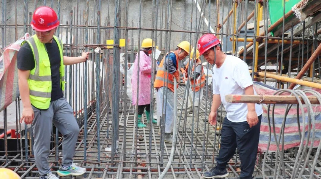 北京市中裕花园改造项目（1#集体产业用房）第2流水段基础底板混凝土浇筑