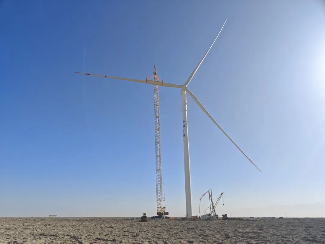 中广核新疆维吾尔巴州若羌县100万千瓦风电项目风机基础混凝土浇筑完成