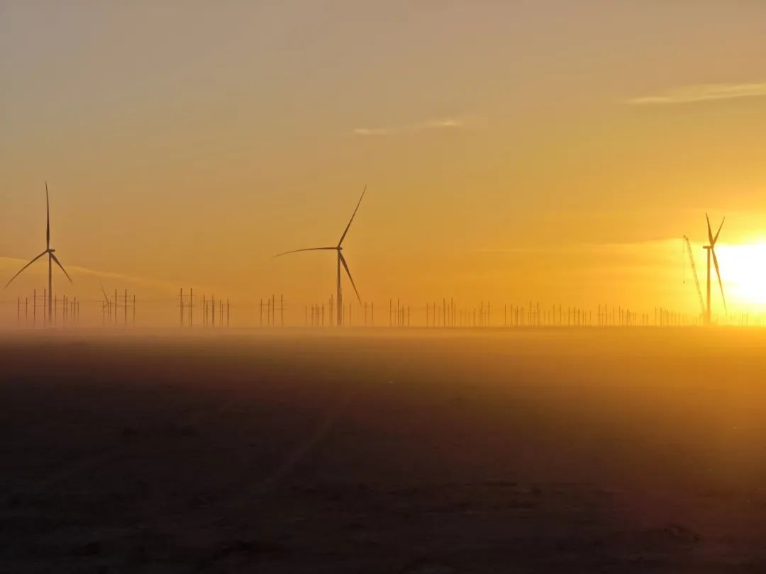 中广核新疆维吾尔巴州若羌县100万千瓦风电项目风机基础混凝土浇筑完成