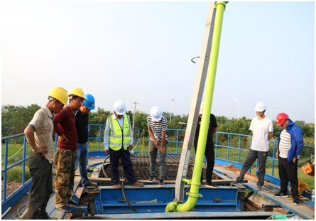 中联重科泵车浇筑现场 - 南沿江城际铁路项目一分部句容2号特大桥41#墩柱混凝土浇筑完成