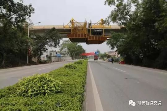 南沙港铁路朝阳272省道特大桥连续梁 江门段首座连续梁完成合龙