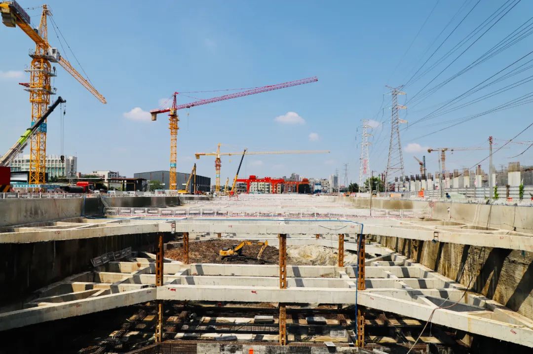 北京城建：UCD轨道建设公司广州地铁十号线广钢新城站主体结构封顶