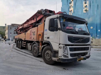 广东广州2014年底5桥国三62米C8三一重工混凝土泵车，沃尔沃底盘