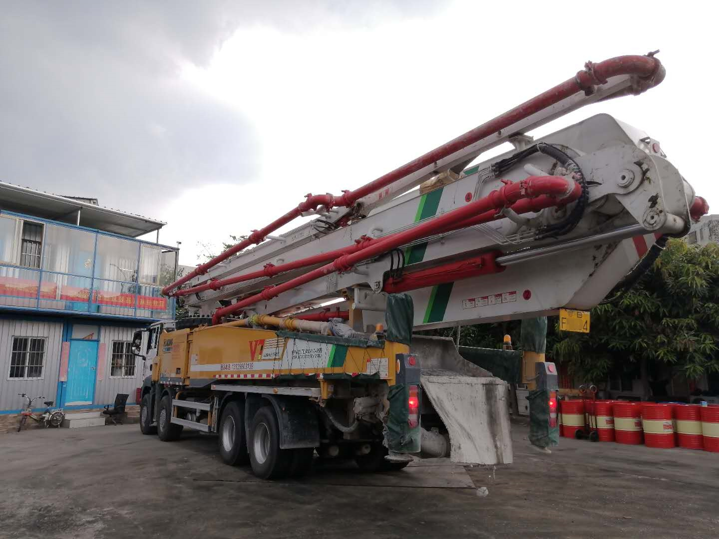 广州2020年国五6节臂徐工62米混凝土泵车，重汽SITRAK底盘