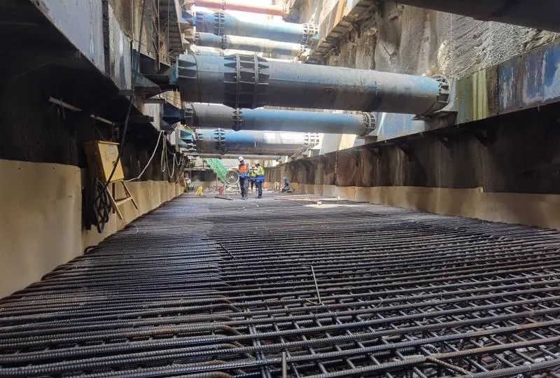 广州地铁13号线共建综合管廊松西区间一阶段过路段顶板砼浇筑完成