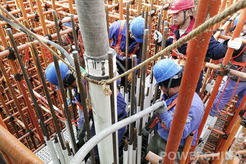 安徽省淮北市平山电厂二期项目高位机厂房上部结构第一模混凝土浇筑