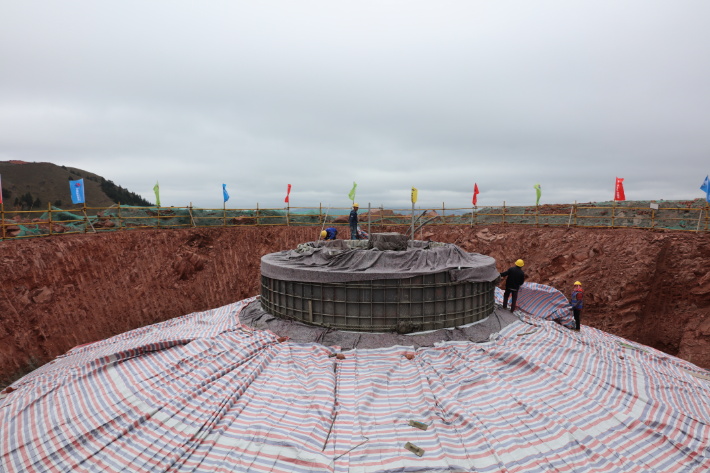 凉山州喜德县玛果梁子130兆瓦风电项目首机基础混凝土浇筑完成