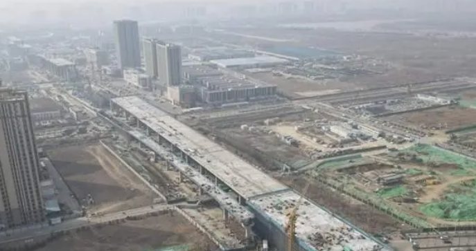 G104京岚线济南黄河公路大桥扩建工程主桥南岸段首座匝道桥开始浇筑