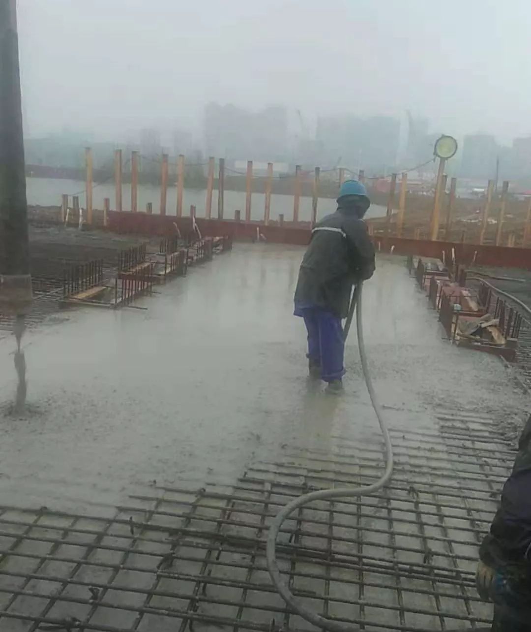 武汉江汉七桥首节段混凝土箱梁浇筑顺利完成 - 砼牛网