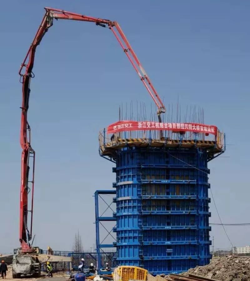 浙江交工杭绍台铁路项目站前i标绍兴特大桥516#墩混凝土浇筑完成