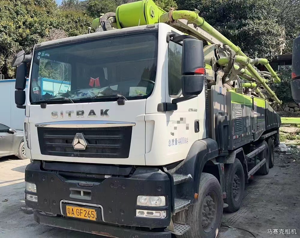 广州2020年国五63米中联重科泵车，汕德卡底盘