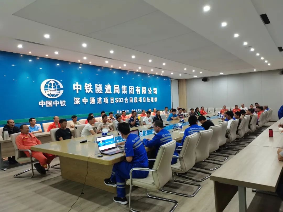 中铁隧道局深中通道东人工岛堰筑段完成超大体量单次混凝土浇筑