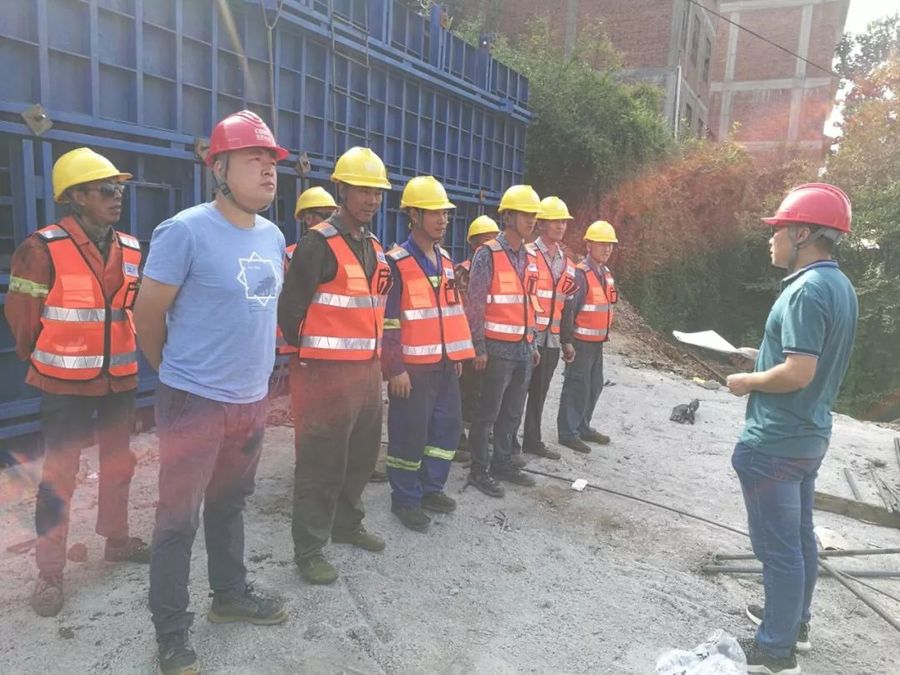 机化铁军：云南宣杨总承包项目部三标段首个承台C30混凝土浇筑完成