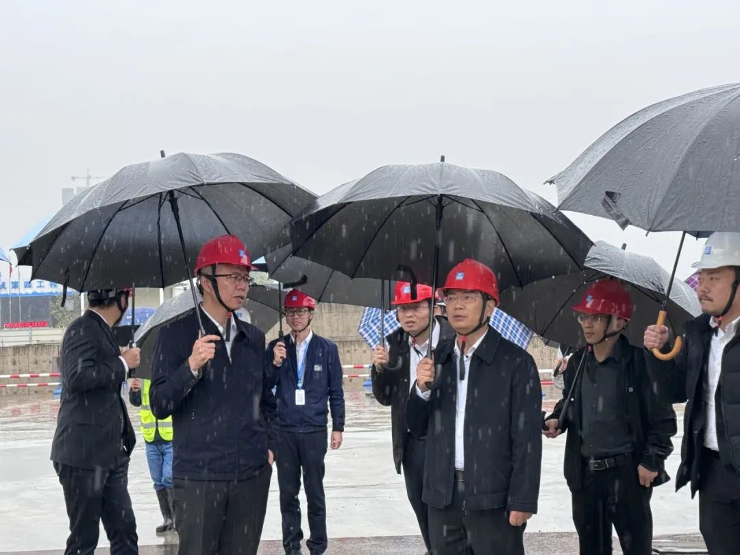 中建四局党委常委、副总经理、总工程师黄晨光赴项目开展施工组织设计专项研讨 - 广州足球公园球场项目